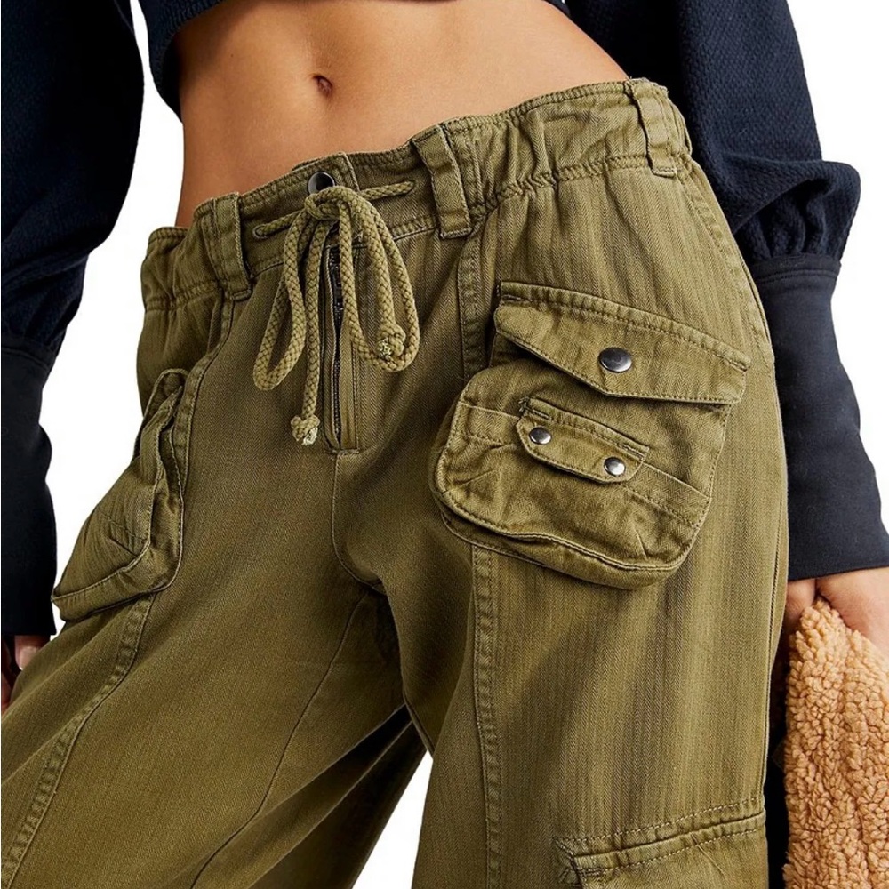 Free People Tahiti Cargo Pants in khaki -Never worn